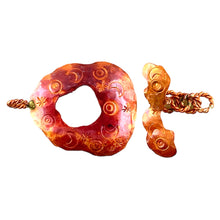 Organic Toggle Closure