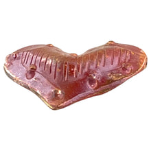 Medium Puffy Heart with Border of Bumps/Lines in Middle-String Side to Side