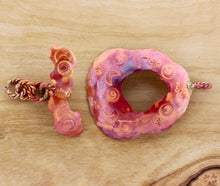 Organic Toggle Closure